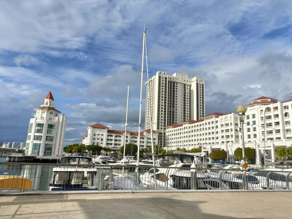 Straits Quay Marina Suites Penang By Aurorahomes Bagan Jermal Ngoại thất bức ảnh