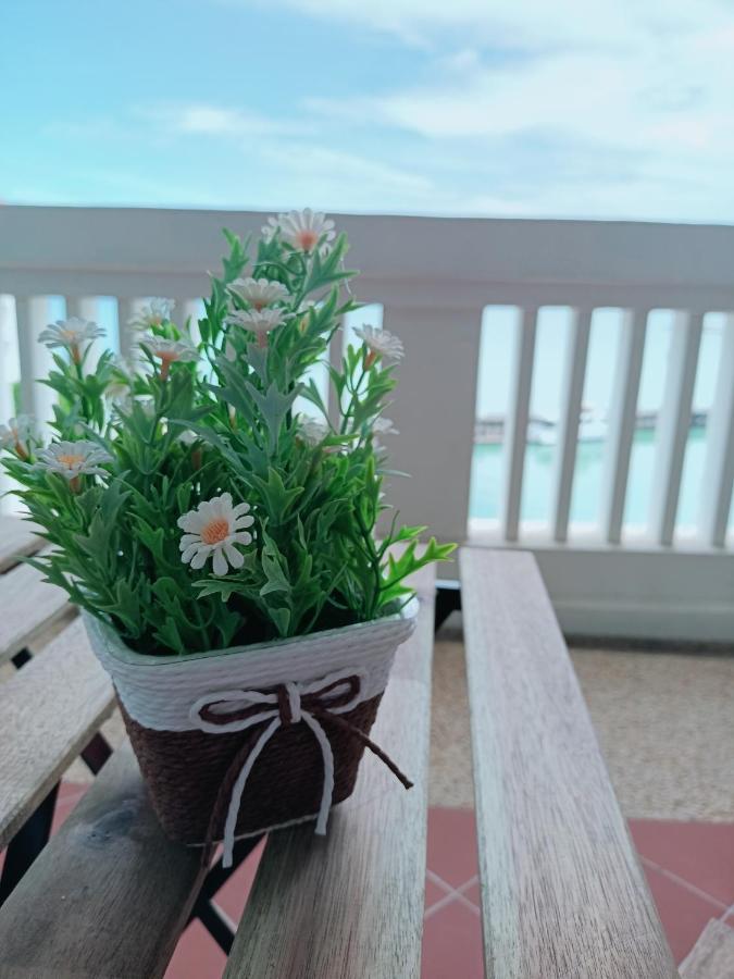Straits Quay Marina Suites Penang By Aurorahomes Bagan Jermal Ngoại thất bức ảnh