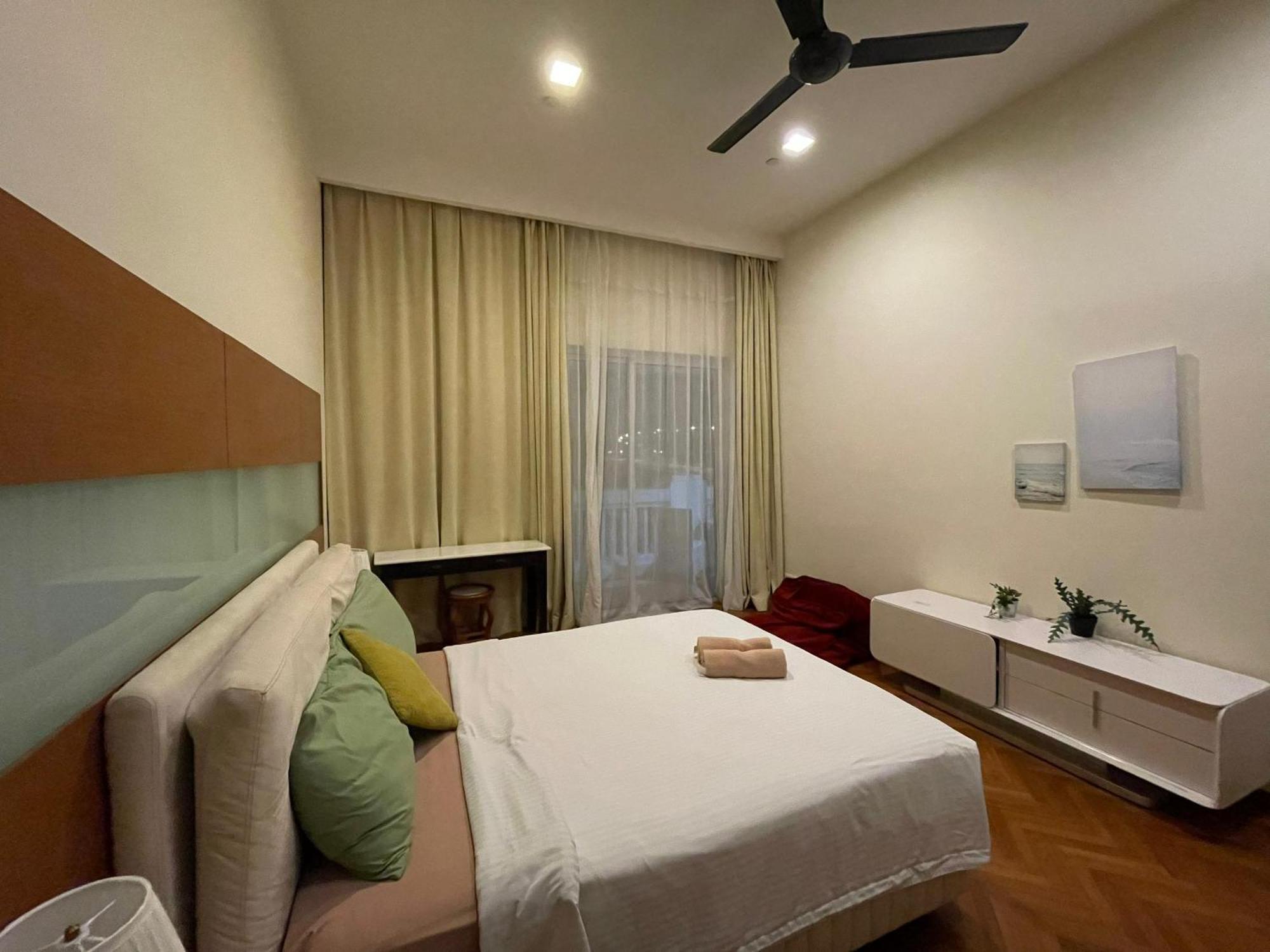 Straits Quay Marina Suites Penang By Aurorahomes Bagan Jermal Ngoại thất bức ảnh