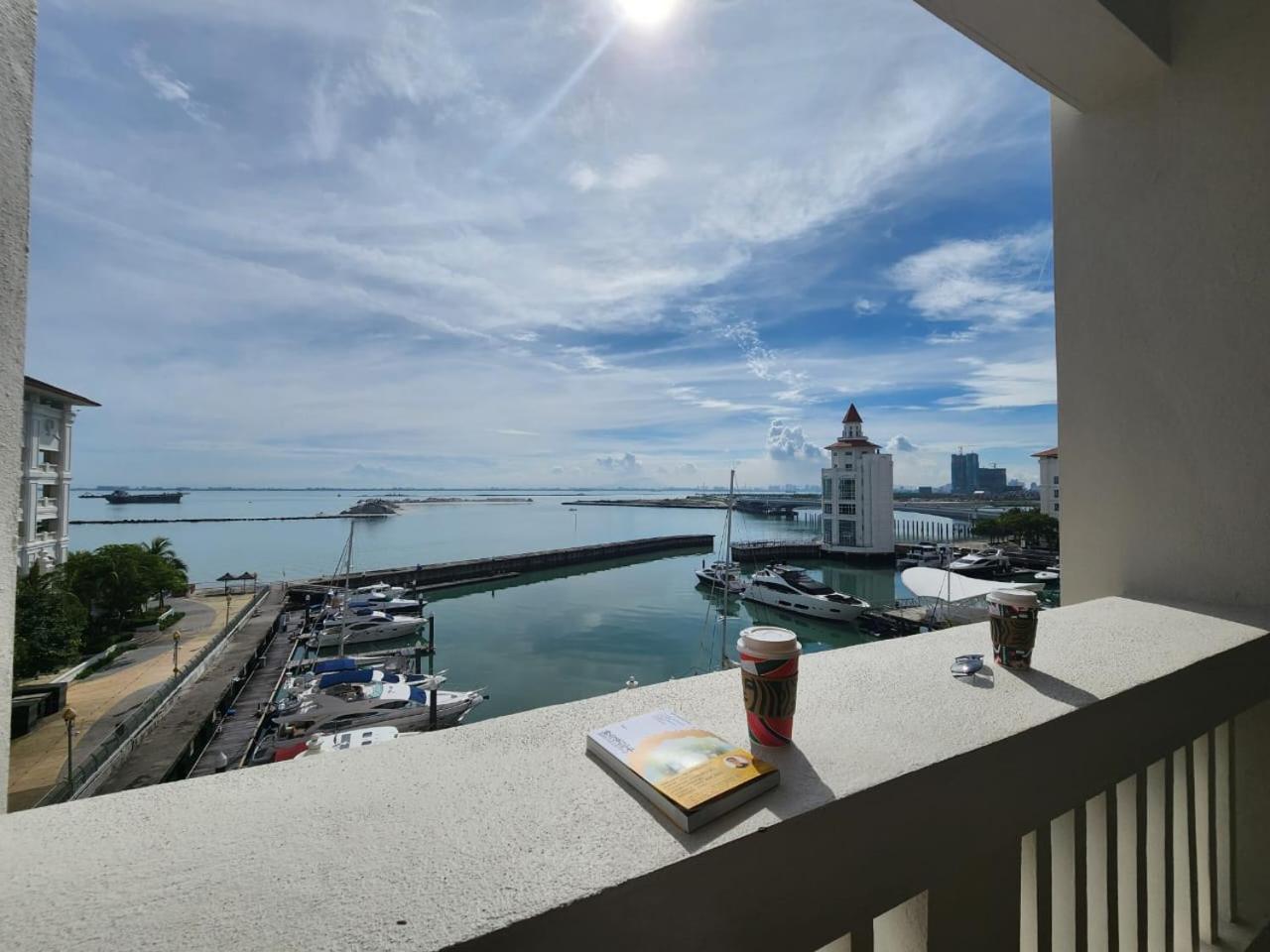 Straits Quay Marina Suites Penang By Aurorahomes Bagan Jermal Ngoại thất bức ảnh